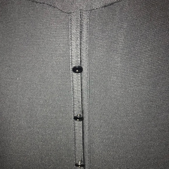 Fine knit skirt with buttons - Picture 4 of 4